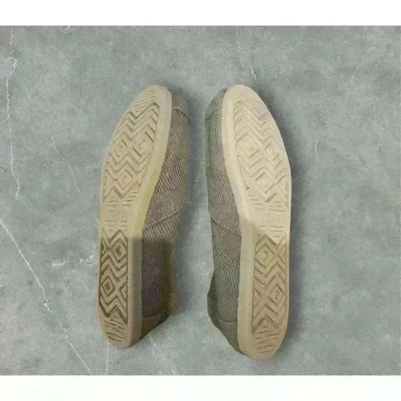 TOMS Natural Texture Blocked Shoe. Gray Toms Size 7w. - Picture 3 of 4
